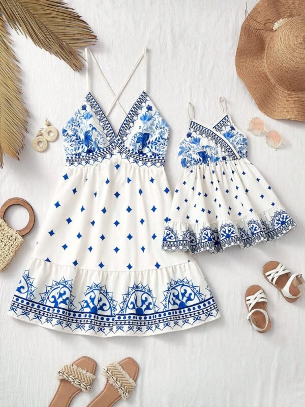 SHEIN Vestido de Verão para Bebê Menina com Estampa Floral de Alça, Conjunto Combinando Mãe e Filha (2 Peças Vendidas Separadamente)