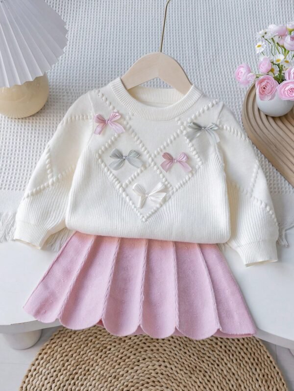 SHEIN Conjunto de Roupas Quentes para Bebê Menina, Suéter Tricotado para Bebê Menina com Laço Fofo e Saia Plissada Conjunto de 2 Peças, Macio e Confortável para o Inverno