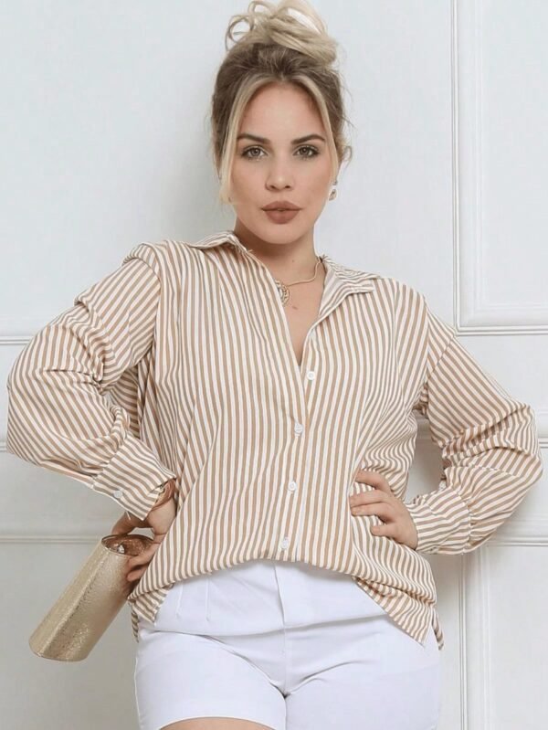 Camisa Feminina Manga Longa Social ou Casual Listrada com Botão em tecido crepinho crepe blusa soltinha larga look boho