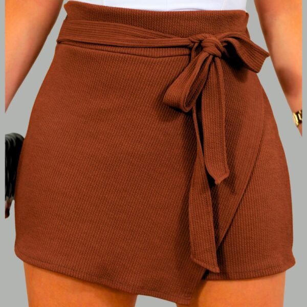 SHORT SAIA FEMININO LAÇO FRONTAL DETALHE ASSIMÉTRICO CINTURA ALTA