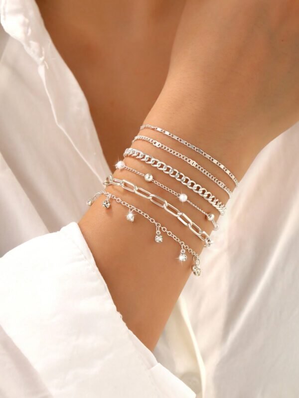 Conjunto de 6 Pulseiras Femininas na Cor Prata com Pérolas Ocas Elegantes e Simples, Adequadas para Uso Casual, Looks de Rua, Praia, Encontro, Presentes e Acessórios de Festival.