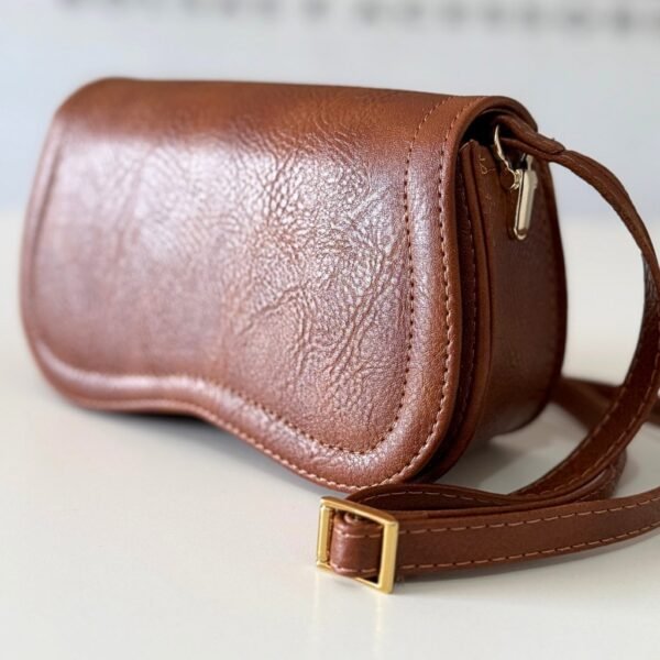 Bolsa feminina pequena elegante em couro alça ajustavél ombro baguete