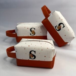 Neceser com inicial e alça necessaire organizador cosmético maquiagem feminino para viagem bolsinha de mão