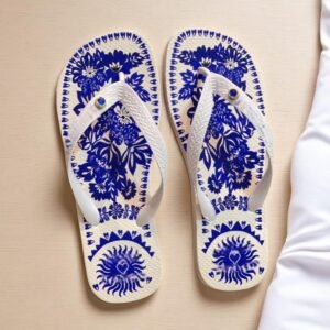 Chinelo feminino leve azul floral – tira confortável, sola flexível