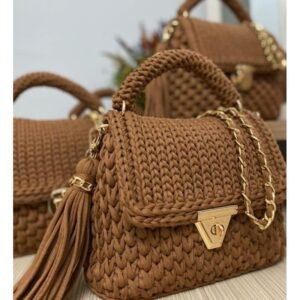 Bolsa de ombro feminina artesanal em crochê premium | alça corrente dourada pronta entrega