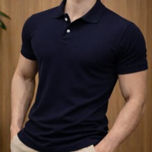 Camisa polo básica caimento slim feita em piquet
