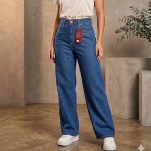 Calça jeans wide leg clara estilosa