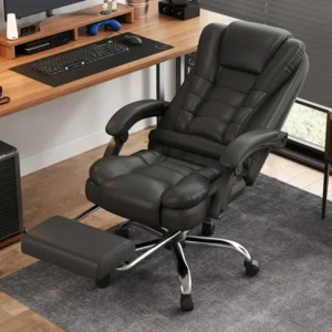 Cadeira executiva sweet studio ergonômica preta, com apoio de pés e encosto reclinável